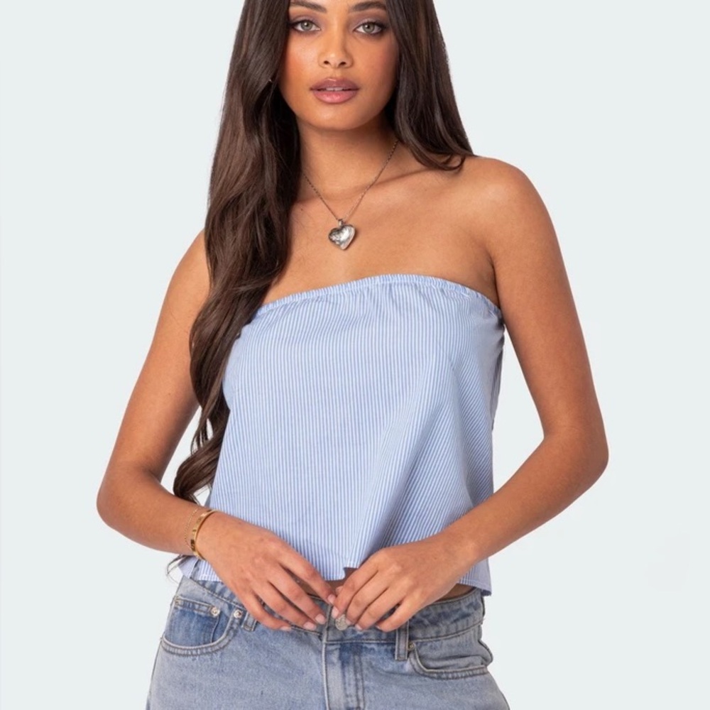 EDIKTED XS women’s strapless top. Never worn and new with tags.
